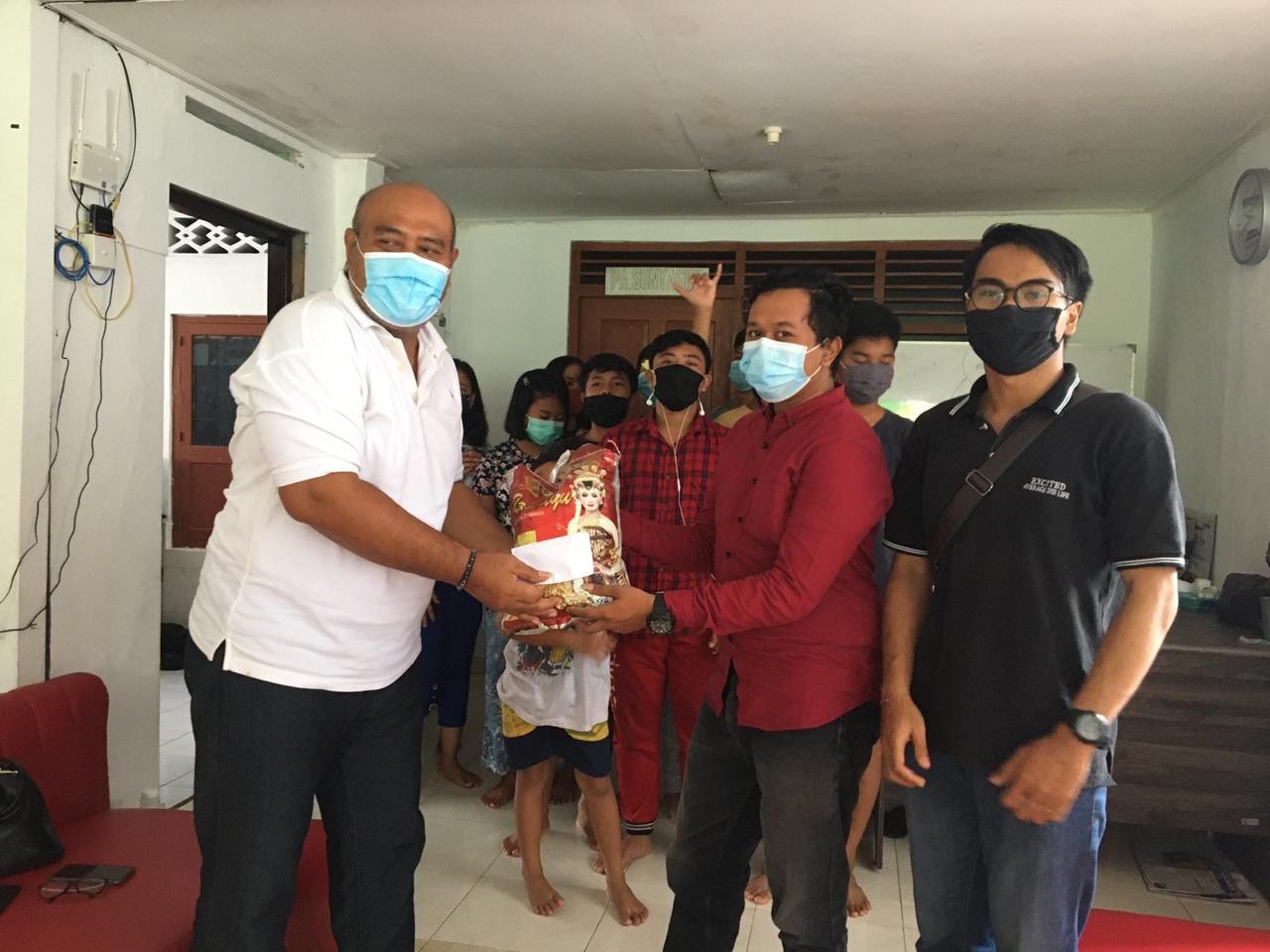 podiumnews.com-Persadha Nusantara-APHB Denpasar Berbagi dengan Anak-anak Panti Asuhan